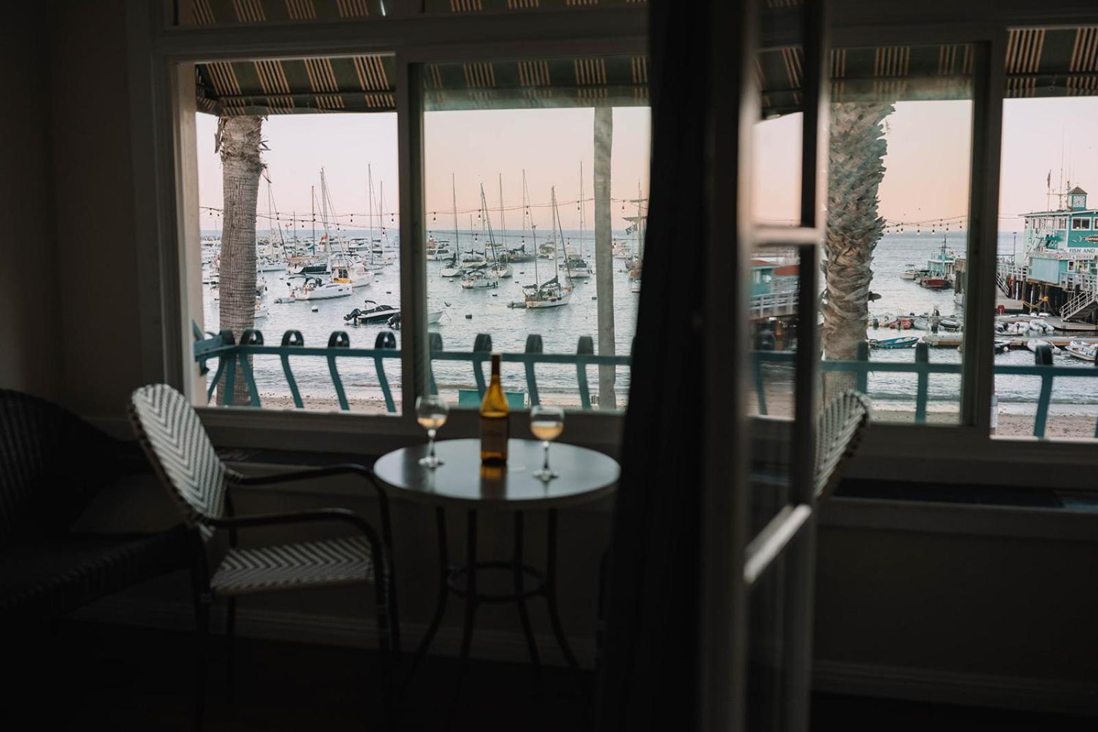 The Edgewater Hotel Авалон Екстериор снимка