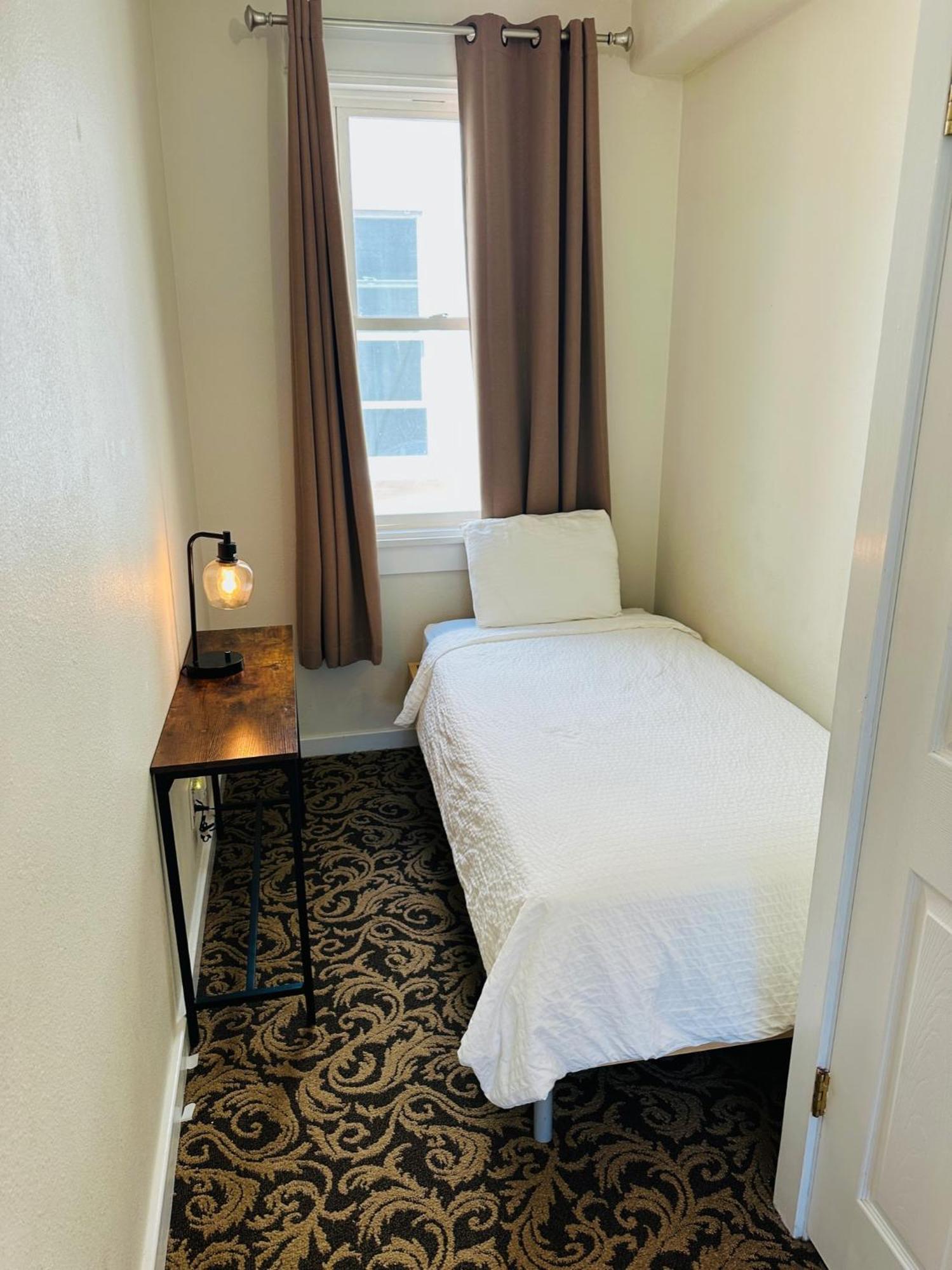 The Edgewater Hotel Авалон Екстериор снимка
