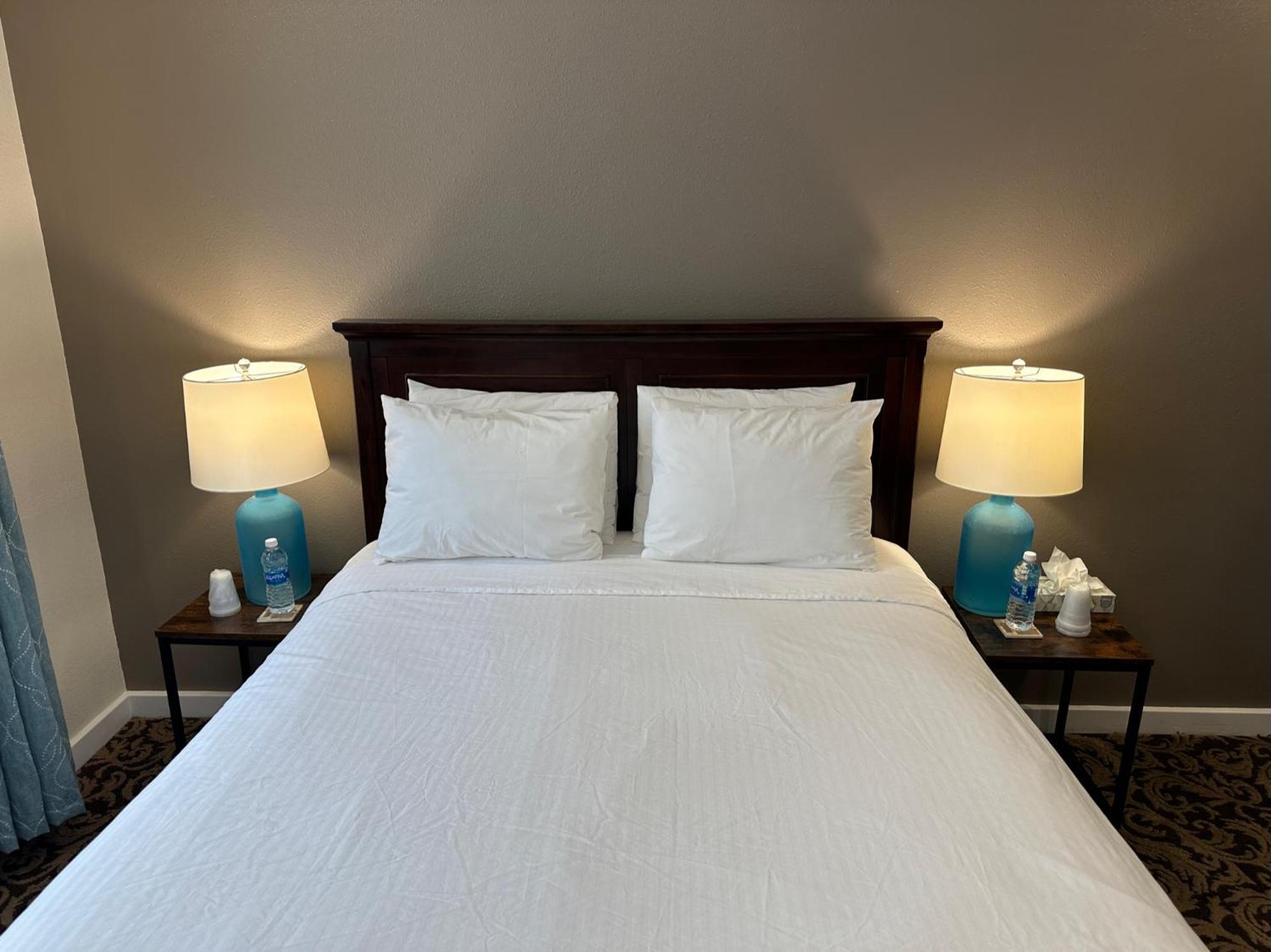 The Edgewater Hotel Авалон Екстериор снимка